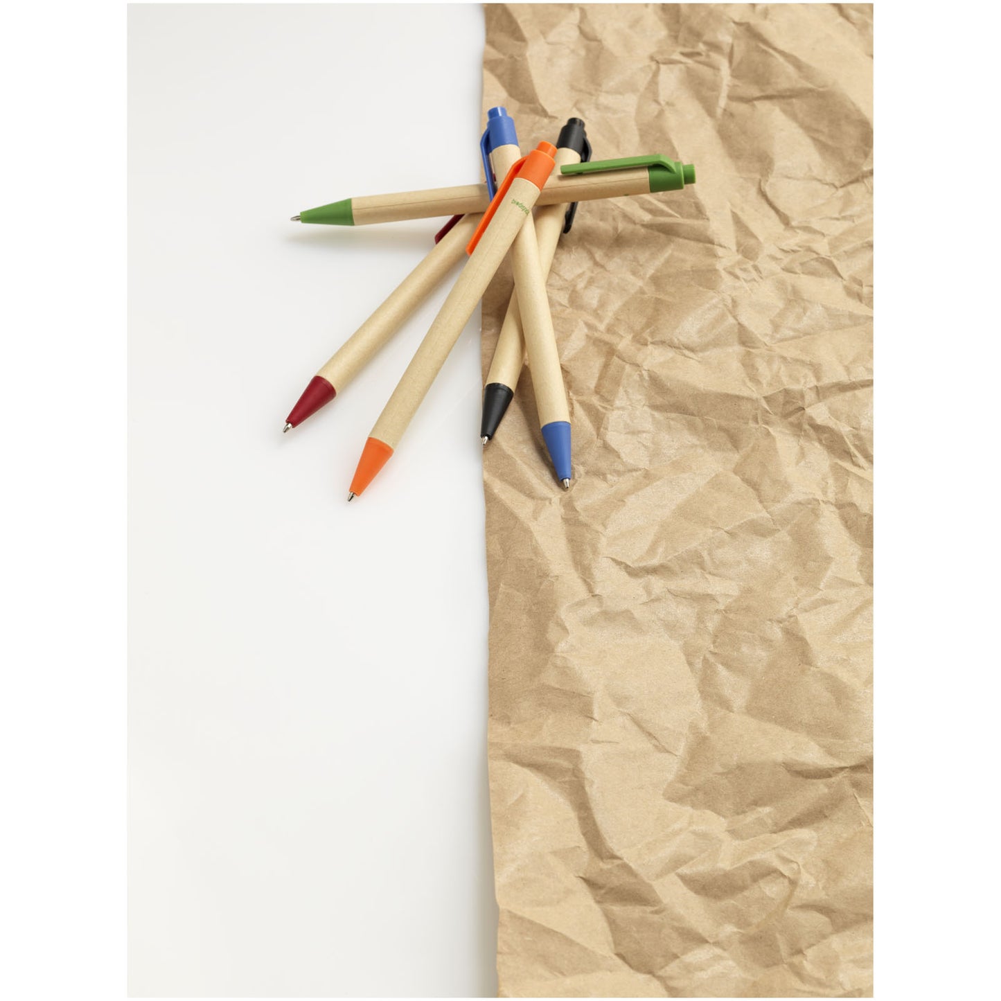 Penna a sfera Berk in cartone riciclato e plastica derivata dal mais (inchiostro nero)