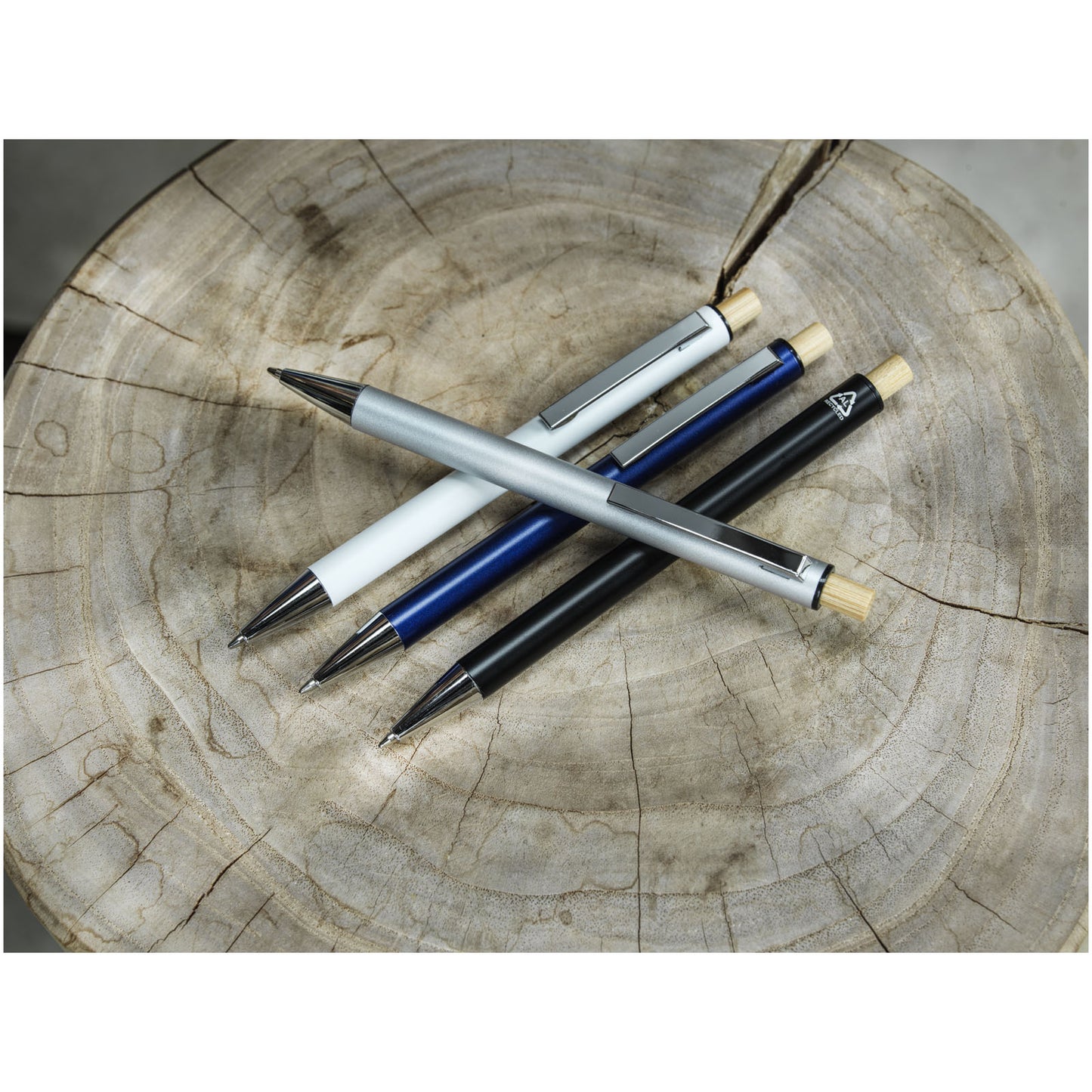 Penna a sfera in alluminio riciclato Cyrus (inchiostro nero)
