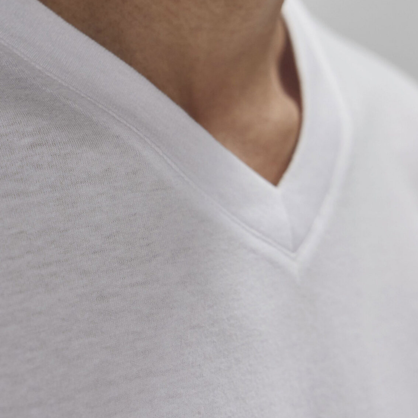 T-shirt collo a V in single Jersey pre-ristretto | Cod. BCTU008