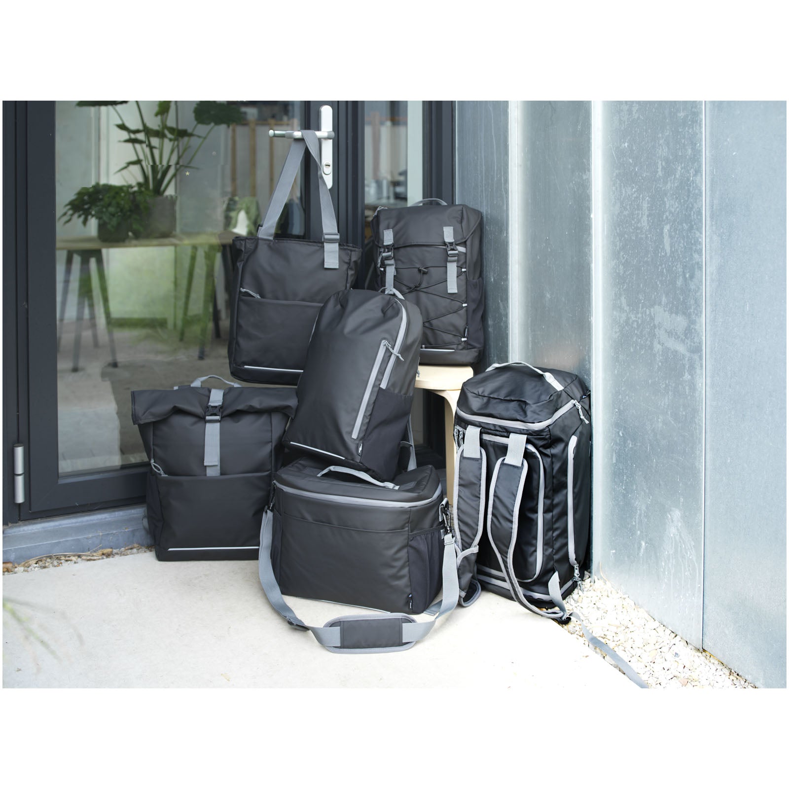 Tote bag impermeabile per portatile da 14" in materiale riciclato certificato GRS Aqua - 14 L