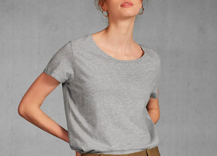 BCTW043 B&C Inspire T /Women – capo indossato da modello
